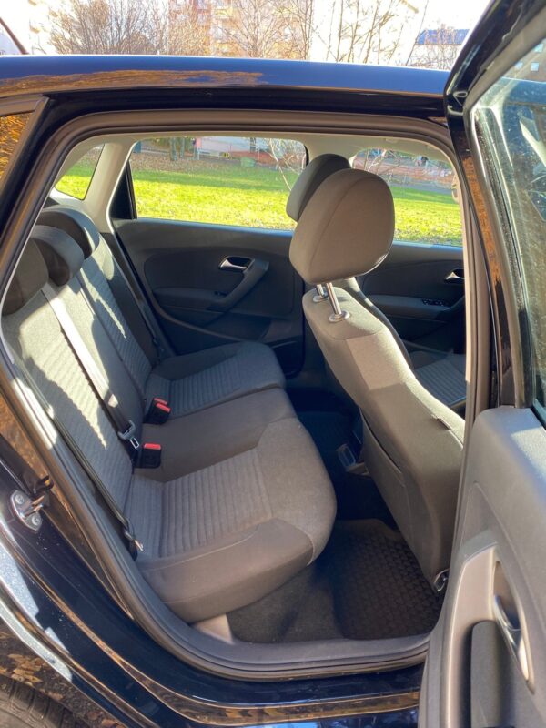 3 Volkswagen Polo