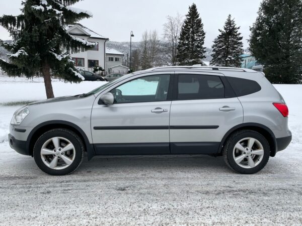 3 Nissan Qashqai +2