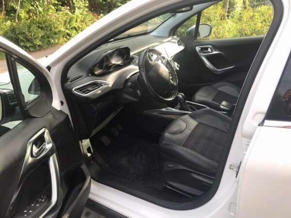 3 Peugeot 2008