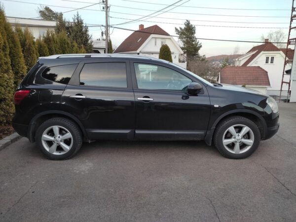 3 Nissan Qashqai +2