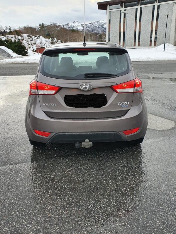 3 Hyundai ix20
