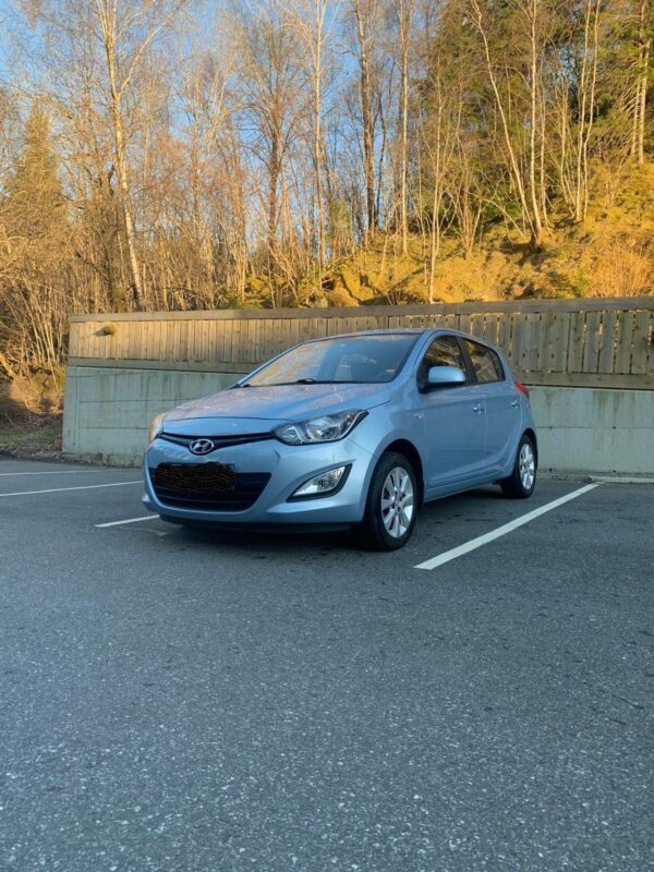 3 Hyundai i20