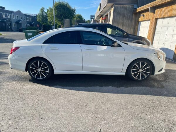 3 Mercedes-Benz CLA