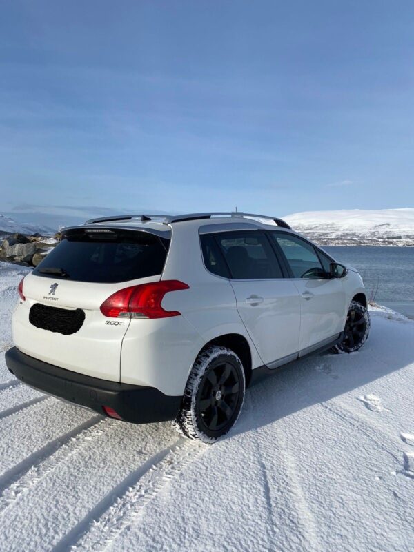 3 Peugeot 2008