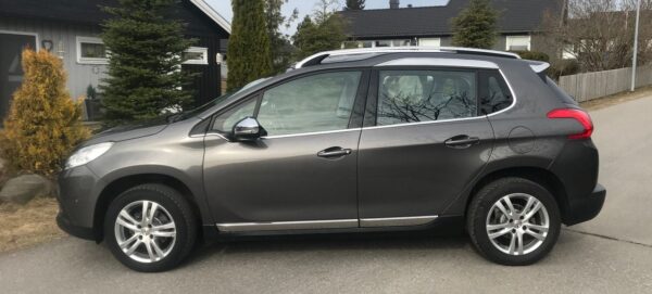 3 Peugeot 2008