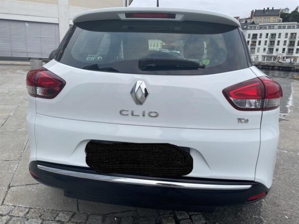3 Renault Clio