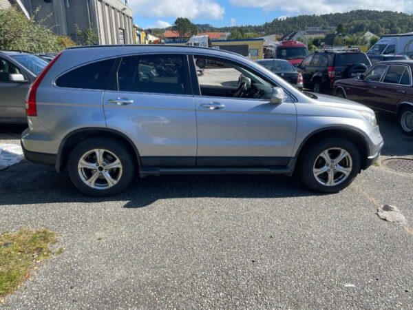 4 Honda CR-V