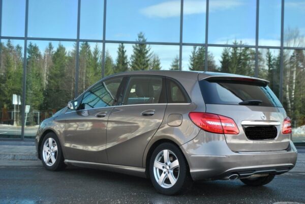 4 Mercedes-Benz Classe B