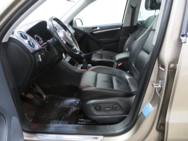 4 Volkswagen Tiguan