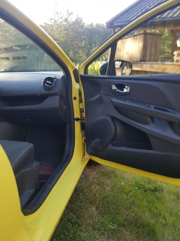 4 Renault Clio