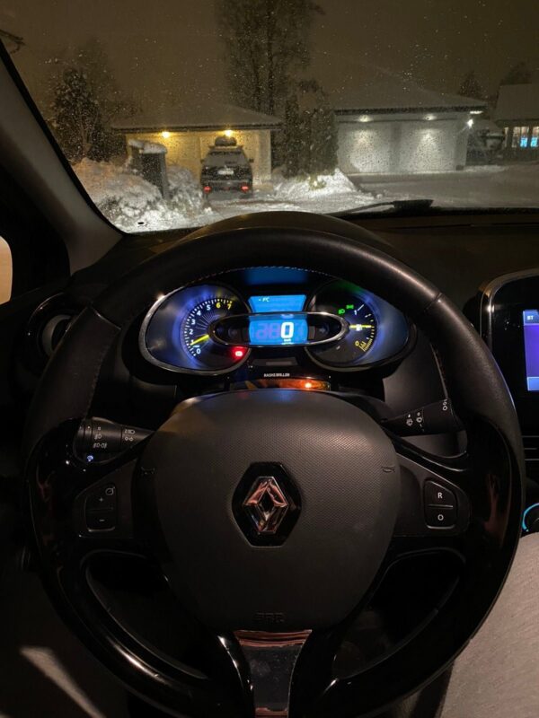 4 Renault Clio