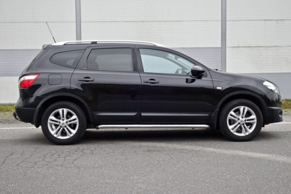 4 Nissan Qashqai +2