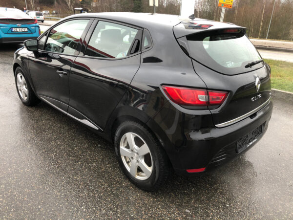 4 Renault Clio