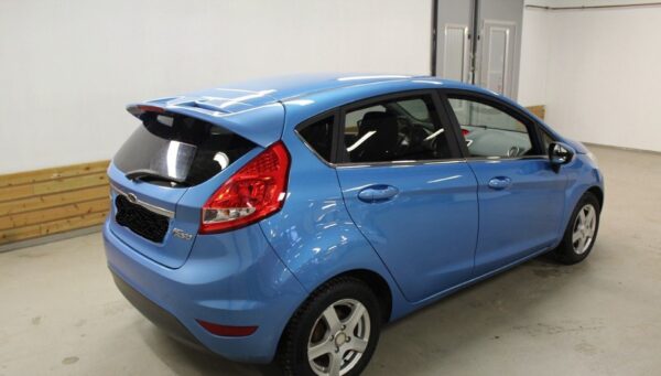 4 Ford Fiesta