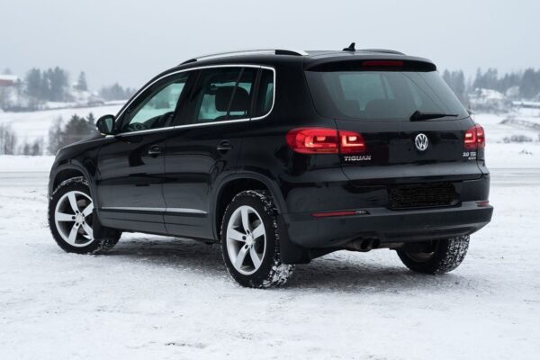 4 Volkswagen Tiguan