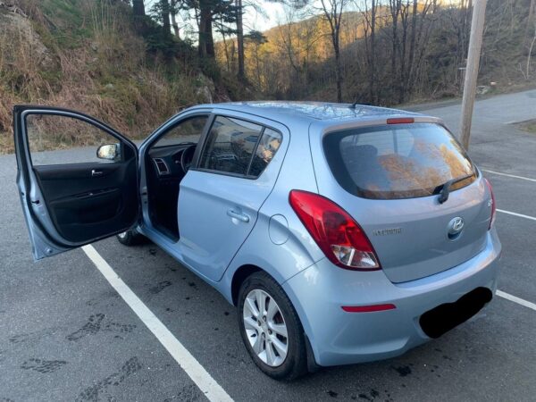 4 Hyundai i20