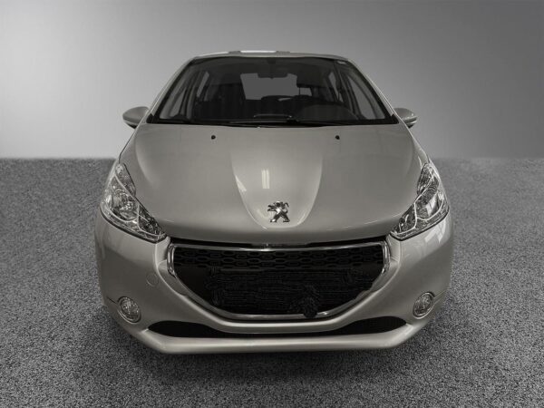 4 Peugeot 208