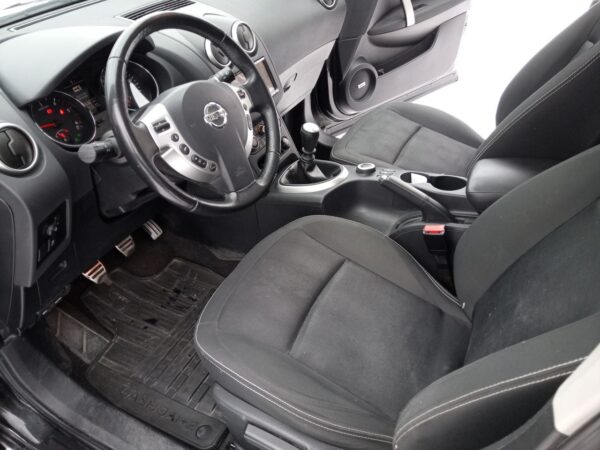 4 Nissan Qashqai +2