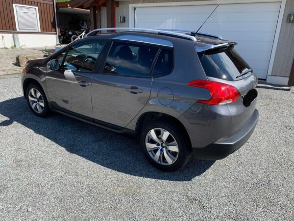 4 Peugeot 2008