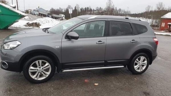 4 Nissan Qashqai +2