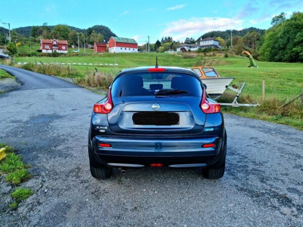 4 NISSAN JUKE