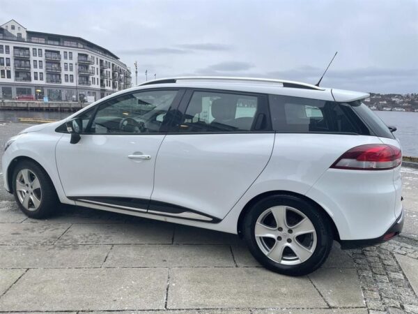 4 Renault Clio