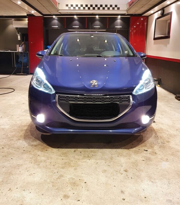 5 Peugeot 208