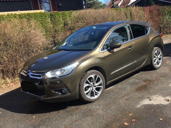 5 Citroën DS4