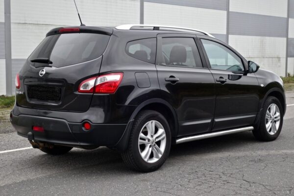 5 Nissan Qashqai +2
