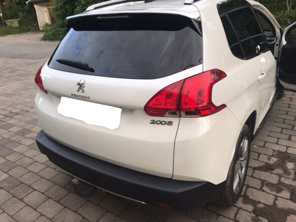 5 Peugeot 2008