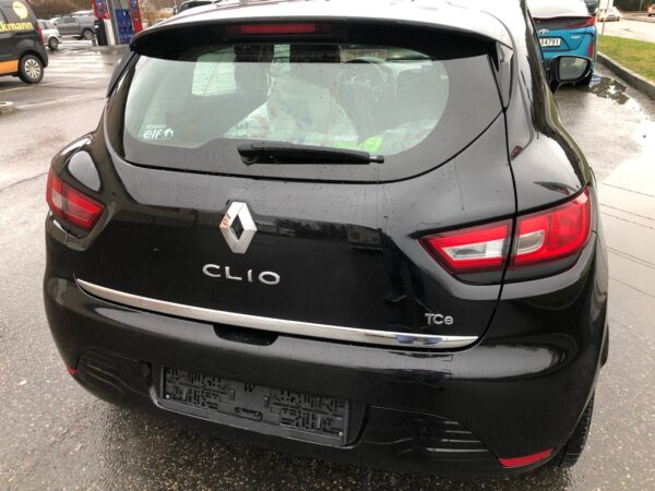 5 Renault Clio