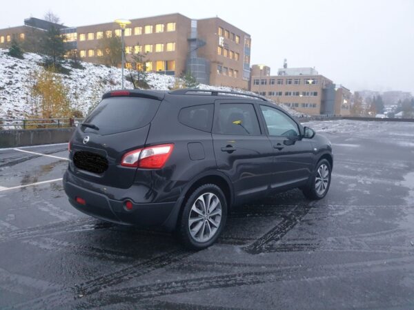5 Nissan Qashqai +2