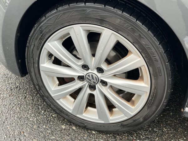 5 Volkswagen Polo