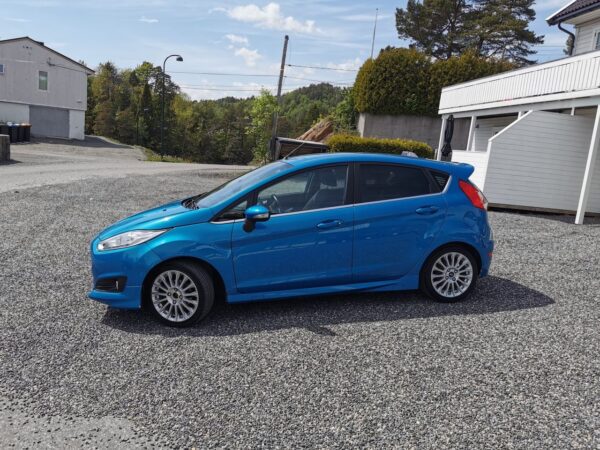 5 Ford Fiesta