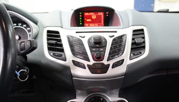 5 Ford Fiesta