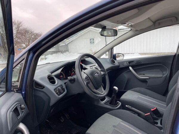 5 Ford Fiesta