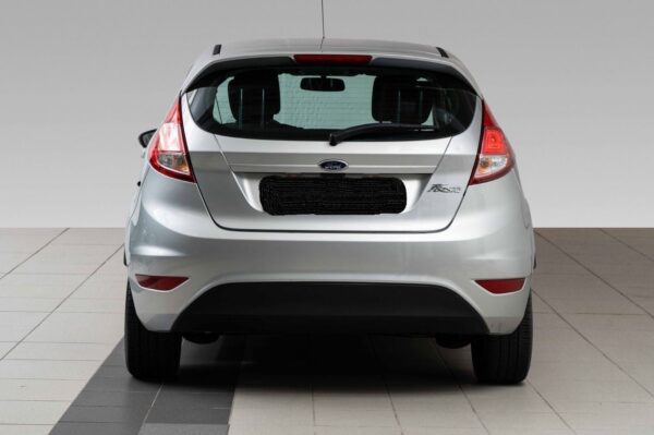 5 Ford Fiesta