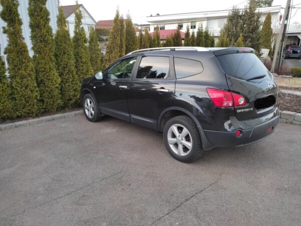 5 Nissan Qashqai +2