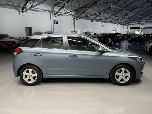 5 Hyundai i20