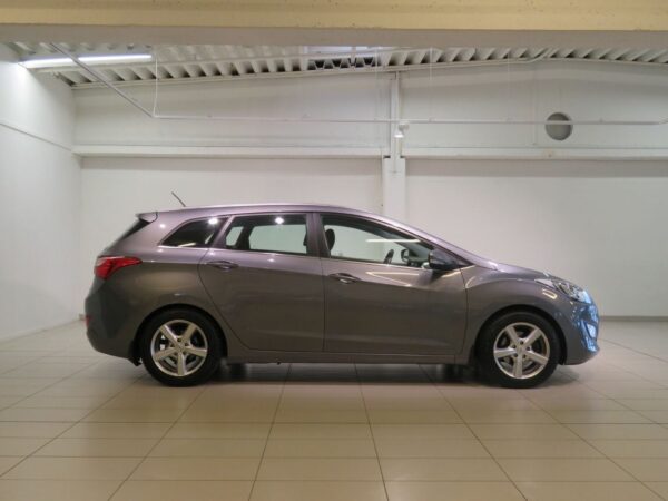 5 Hyundai i30
