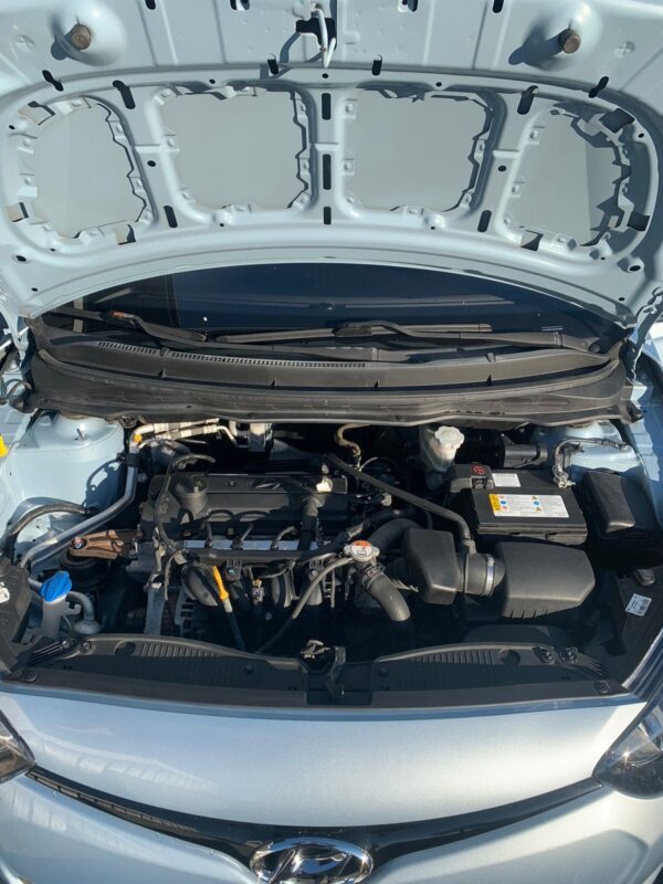 5 Hyundai i20