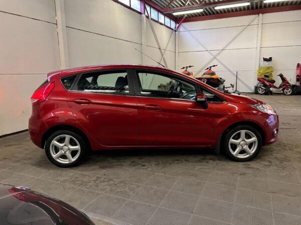 5 Ford Fiesta