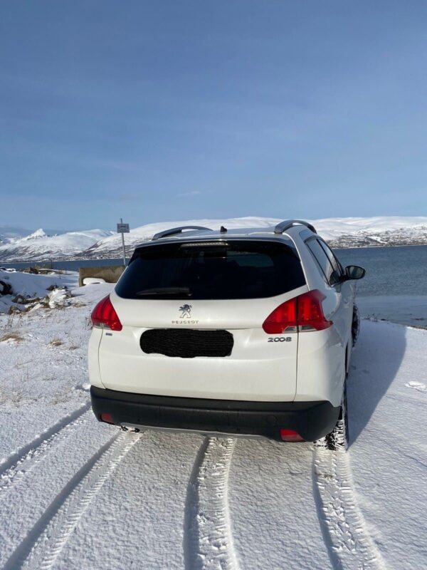 5 Peugeot 2008