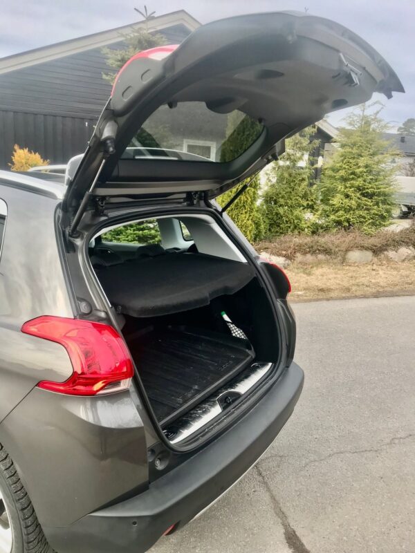 5 Peugeot 2008