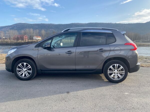 5 Peugeot 2008