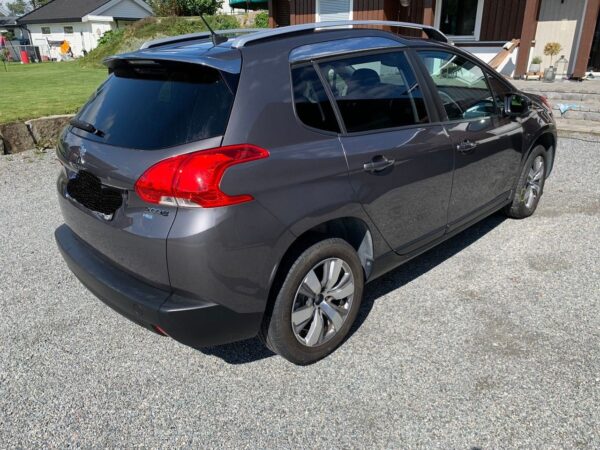 5 Peugeot 2008