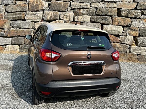 6 Renault Captur