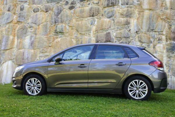 6 Citroën C4