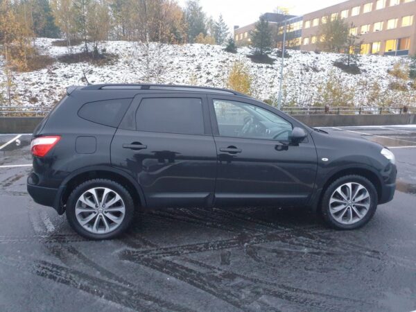 6 Nissan Qashqai +2