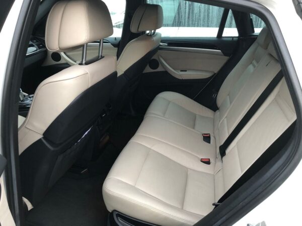 6 BMW X6